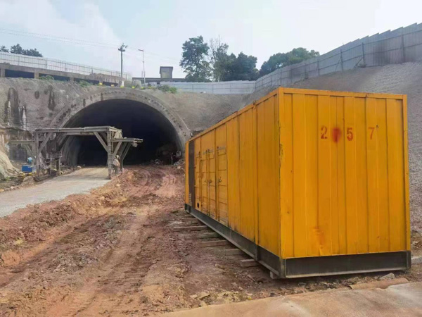 峰峰矿发电机出租自启装置的工作原理是什么？